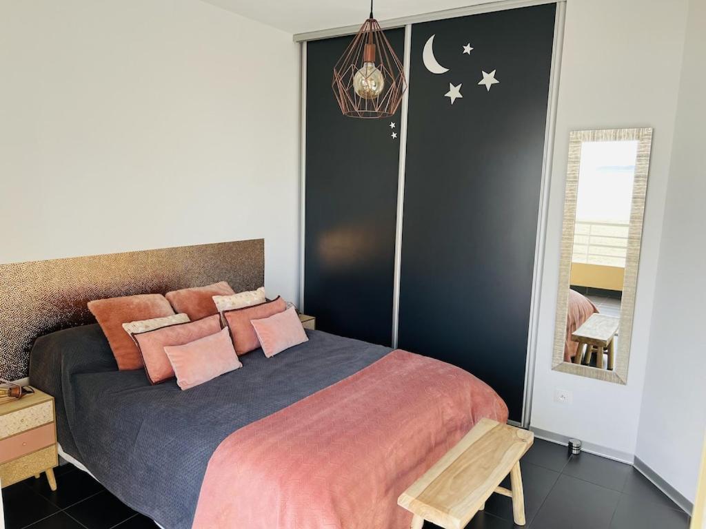 T2 Front De Mer 2Pers 1 Minute De La Plaget2 De 44 M2 Plus Terrasse 16M2 , Vue Mer Panoramique Et En Face De La Plage Cet Appartement Refait A Neuf Beneficie D'Un Confort Et D Un Equipement Optima Cet Appartement Est Ideal Pour 2 Personnes Avec Sa Ch Le Lavandou Extérieur photo